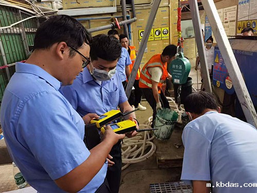 四合一气体检测仪